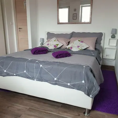 Seventh Heaven 2 Apartment Split